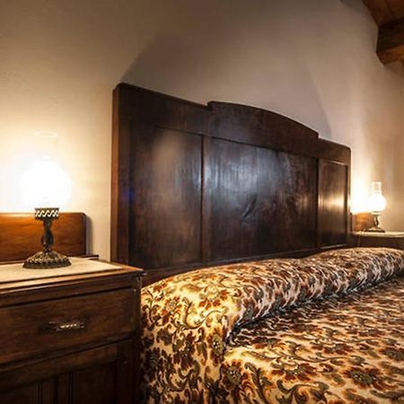 Agriturismo Miracco Atanasio Franco "Il Maniero" Santa Sofia d'Epiro Exteriör bild