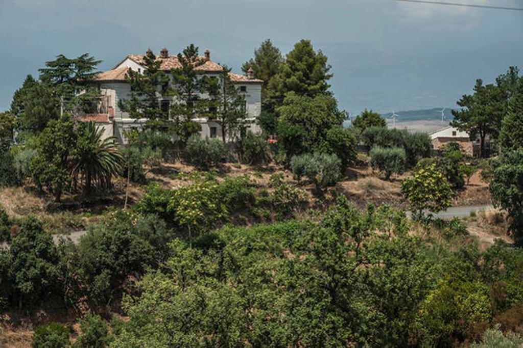 Agriturismo Miracco Atanasio Franco "Il Maniero" Villa Santa Sofia d'Epiro Exteriör bild