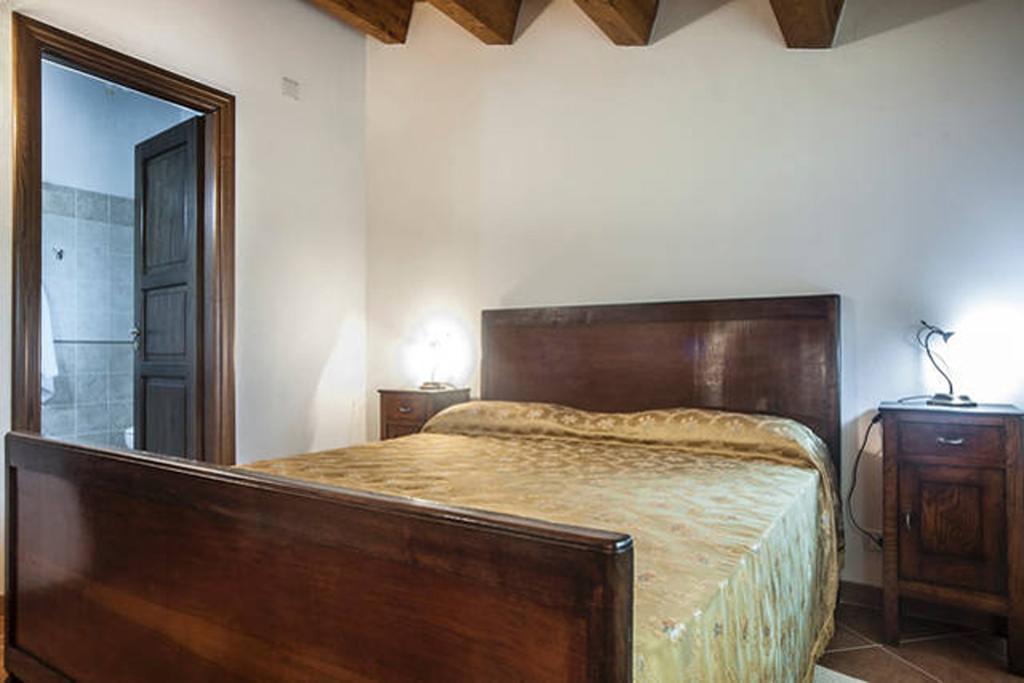 Agriturismo Miracco Atanasio Franco "Il Maniero" Santa Sofia d'Epiro Exteriör bild