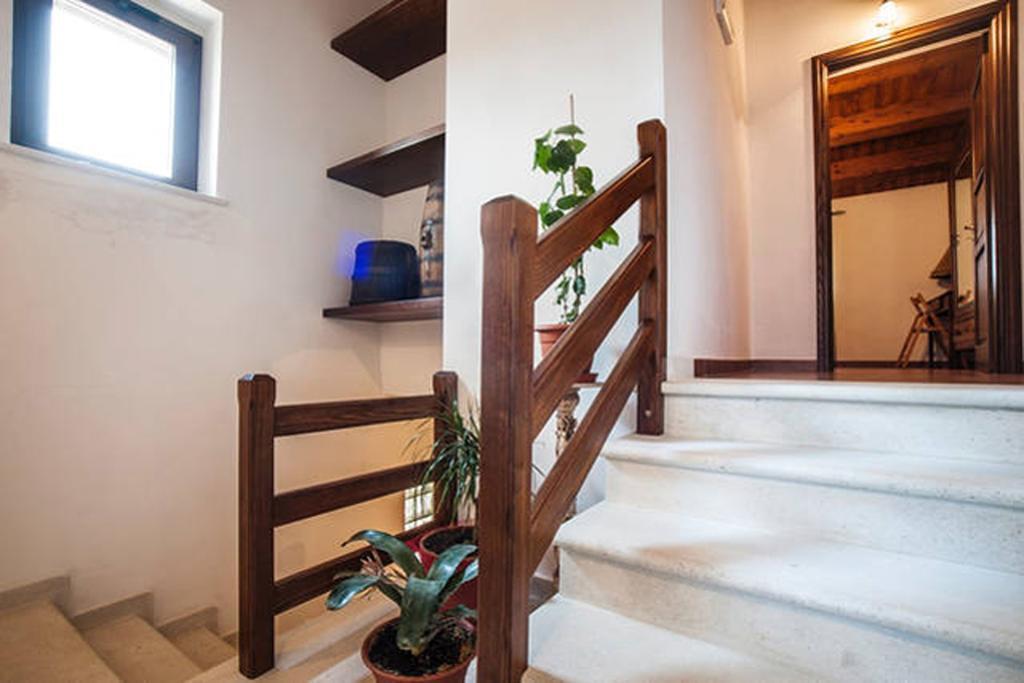 Agriturismo Miracco Atanasio Franco "Il Maniero" Santa Sofia d'Epiro Exteriör bild