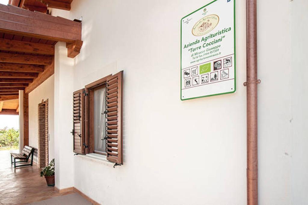 Agriturismo Miracco Atanasio Franco "Il Maniero" Santa Sofia d'Epiro Exteriör bild